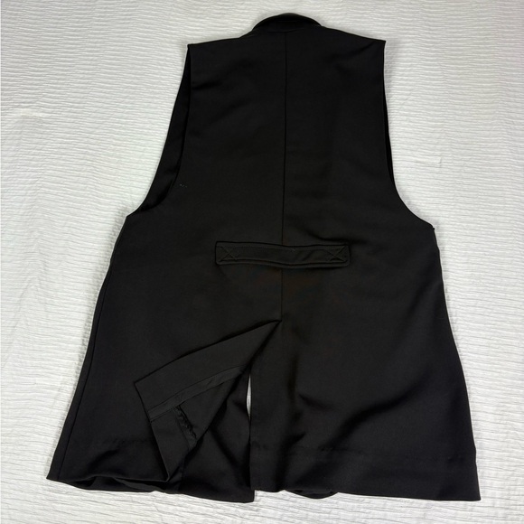Guess Black Sleeveless Vest - Picture 2 of 9